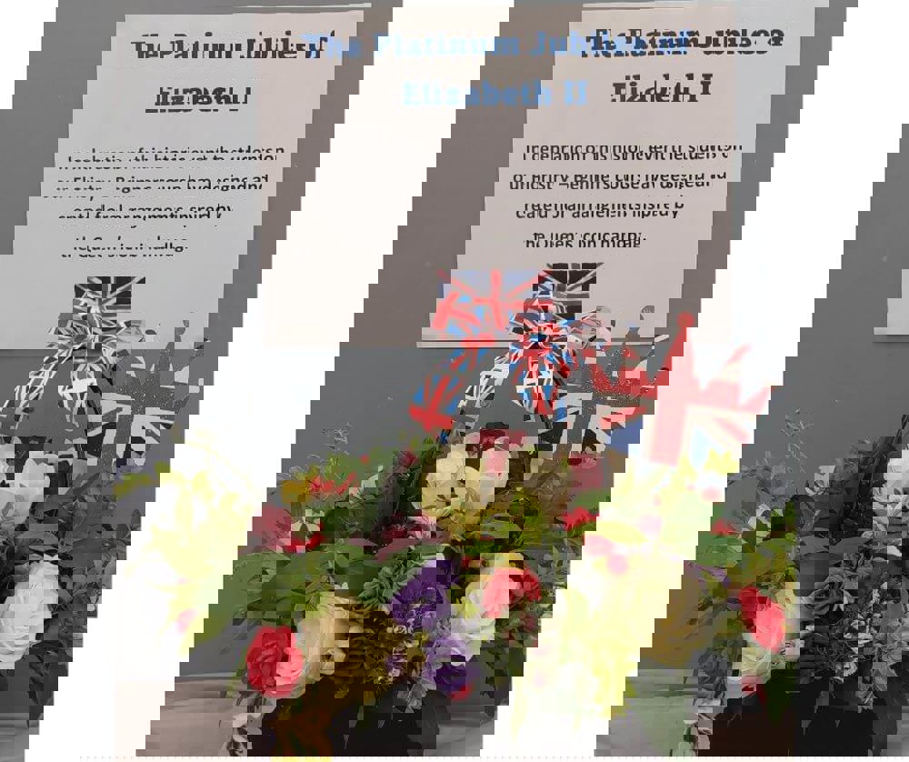 Jubilee craft floral handbag