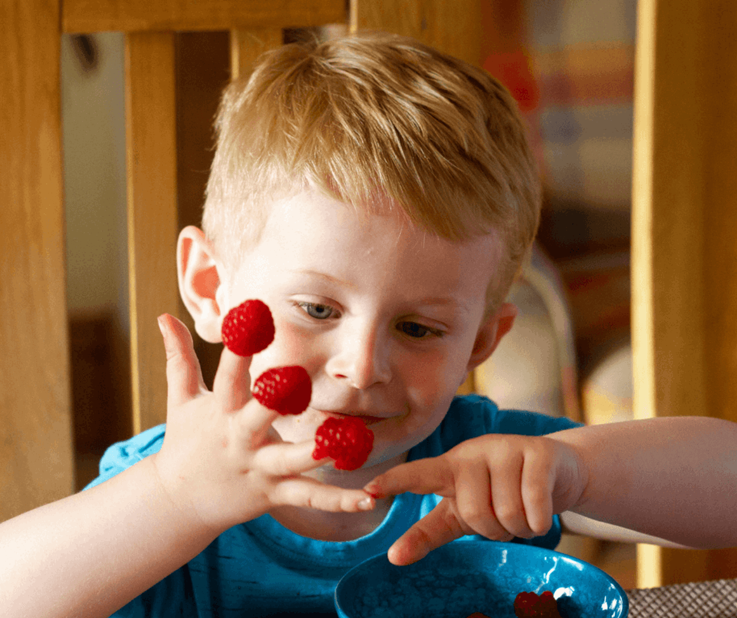 Child counting fingers 